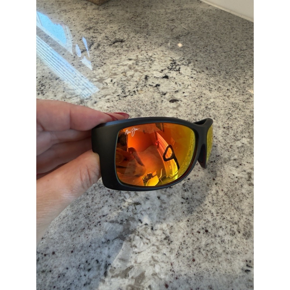 MAUI JIM Equator POLARIZED Sunglasses RM848-04 Black Red/Hawaii Lava NEW $289 - Picture 3 of 5